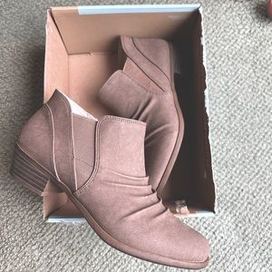 LifeStride Aurora Shootie Brown Boot size 8.5